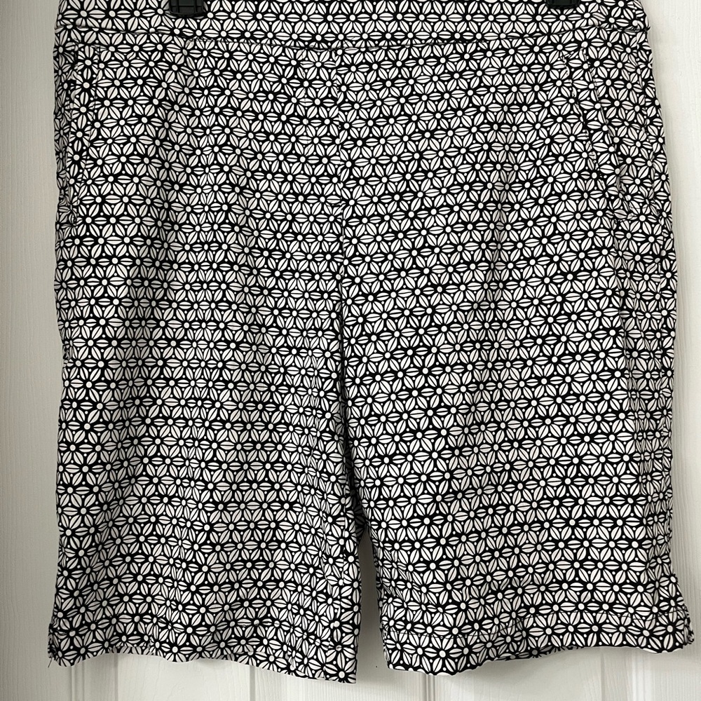 Daisy Black and White Patterned Shorts with pockets and elastic waistband